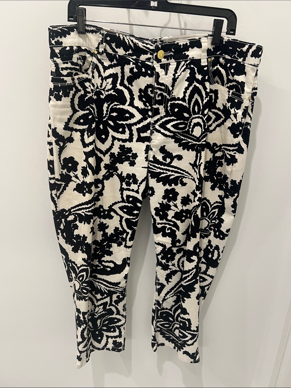 Black and White Floral Print Jean